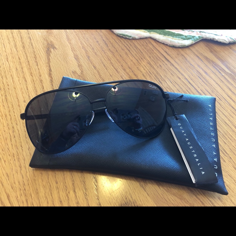 QUAY Australia Vivienne Sunglasses